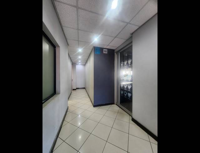 BUSINESS PROPERTY TO RENT IN WOODMEAD
